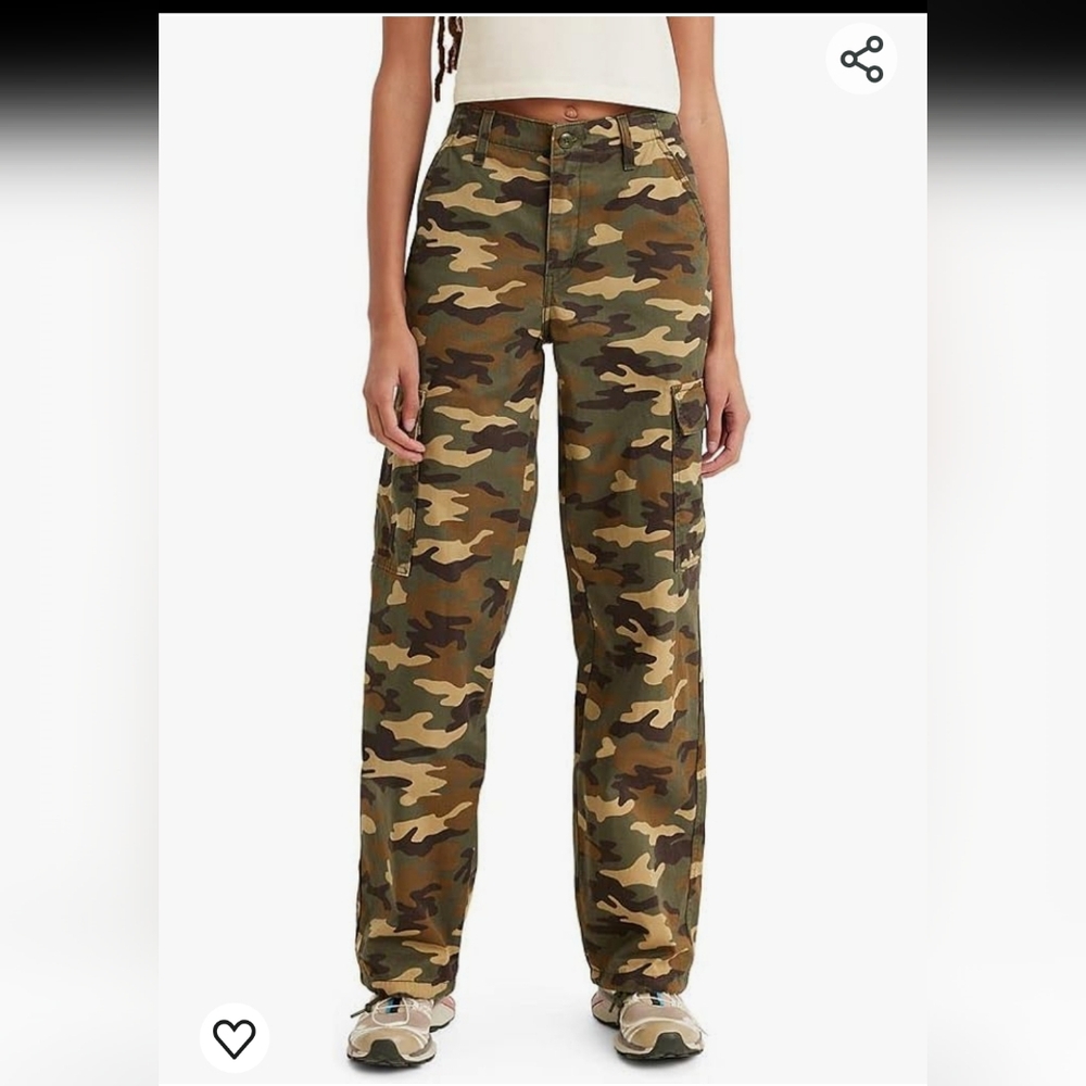 Levi's Women’s '94 Baggy Cargo Straight Leg Pant Camo Brown Sz 25 × 30 NWT